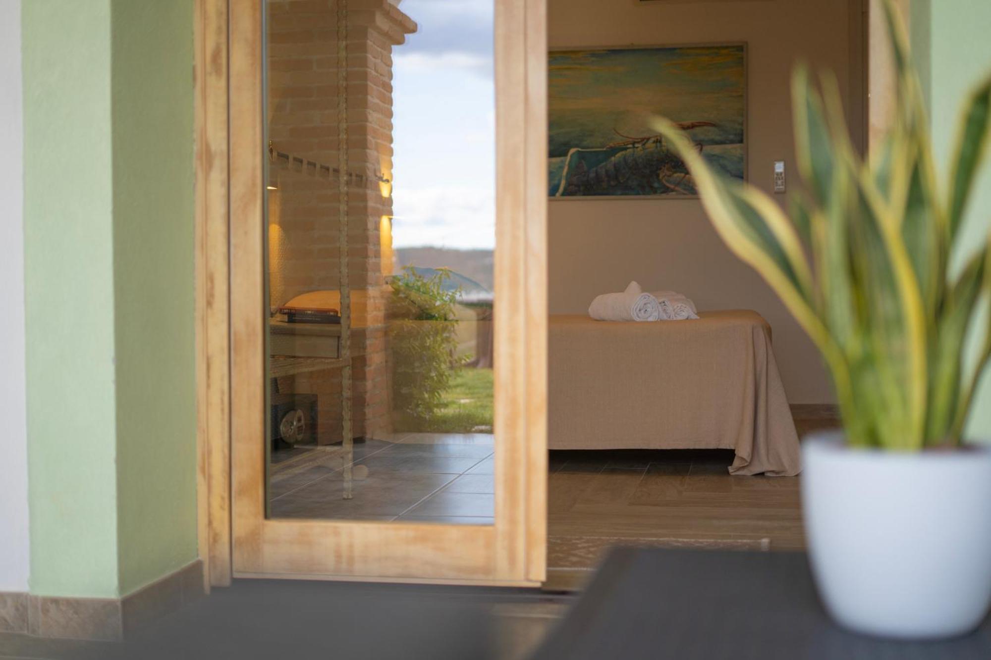 Albergo rurale Essenza di Mirto La Caletta Esterno foto