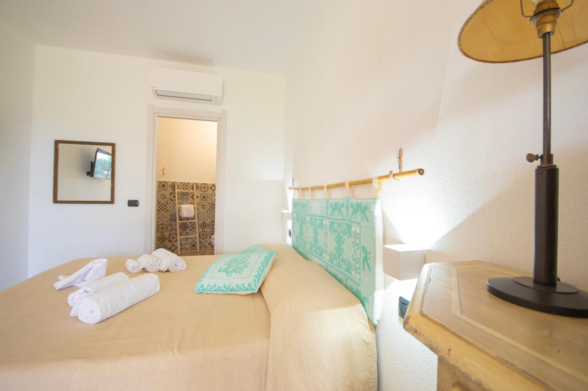 Albergo rurale Essenza di Mirto La Caletta Esterno foto