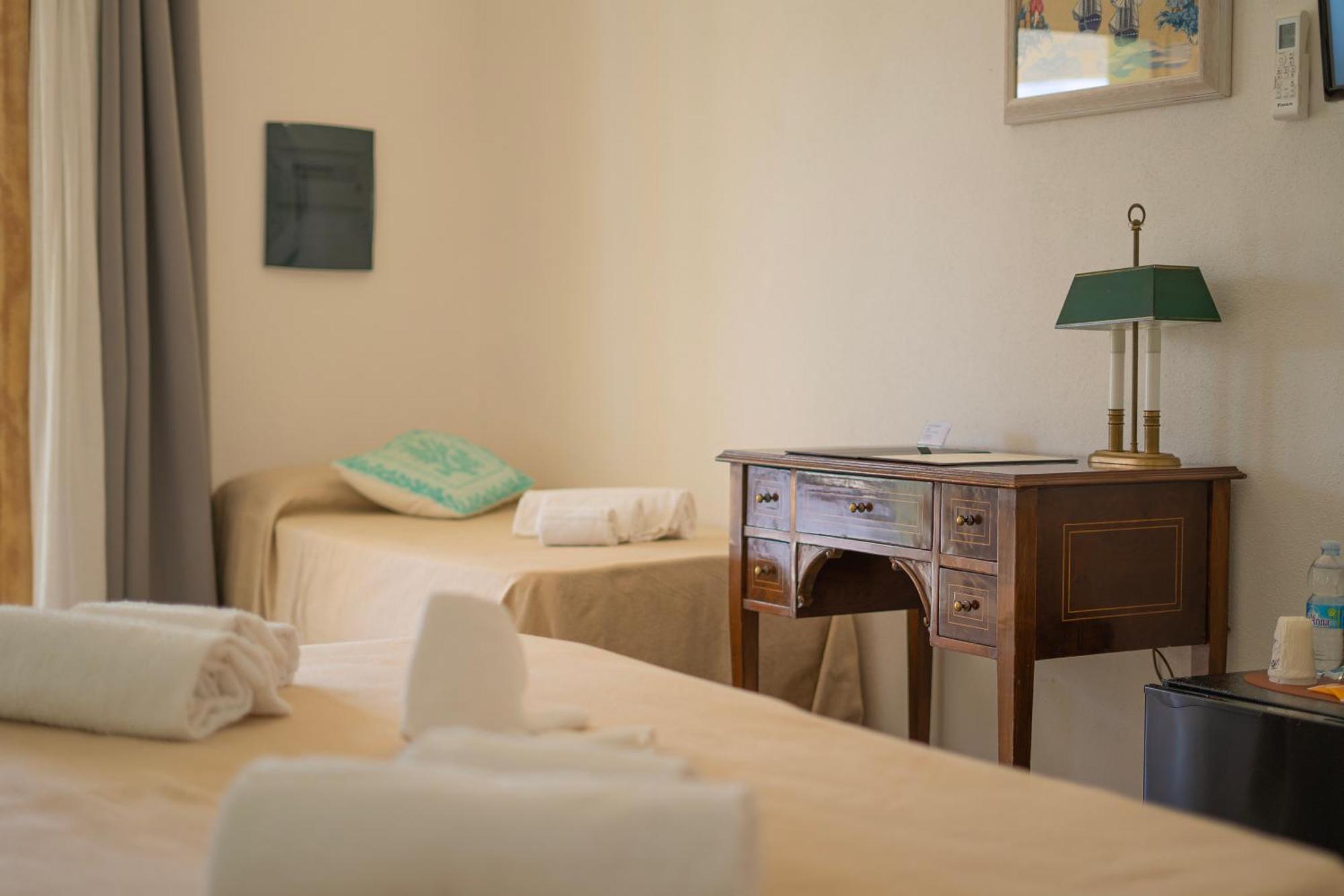 Albergo rurale Essenza di Mirto La Caletta Esterno foto