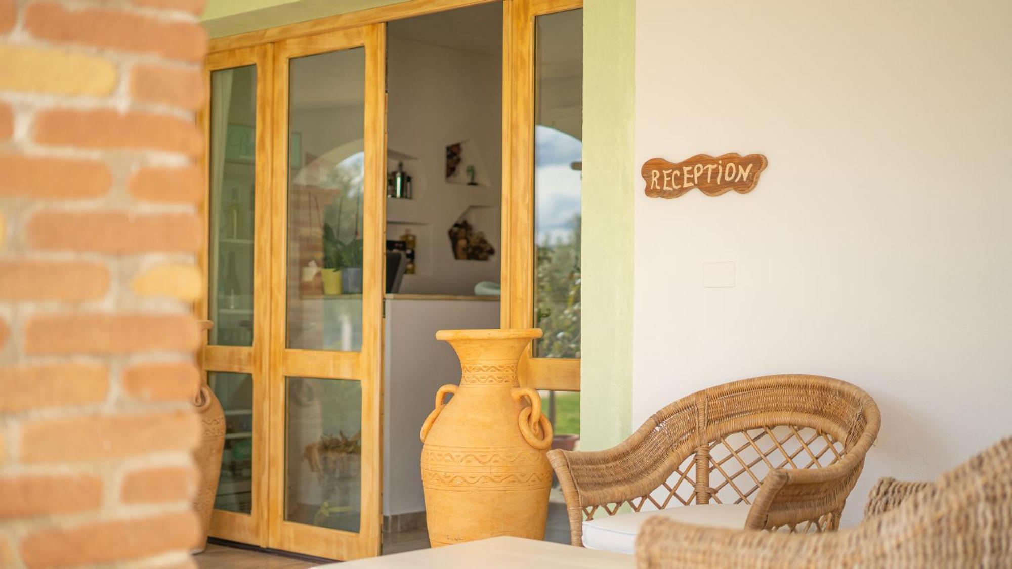 Albergo rurale Essenza di Mirto La Caletta Esterno foto