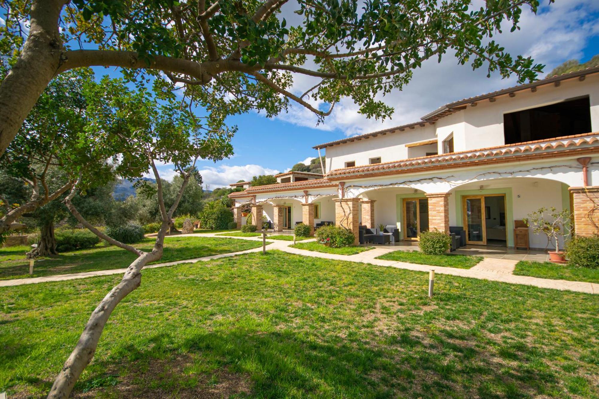 Albergo rurale Essenza di Mirto La Caletta Esterno foto