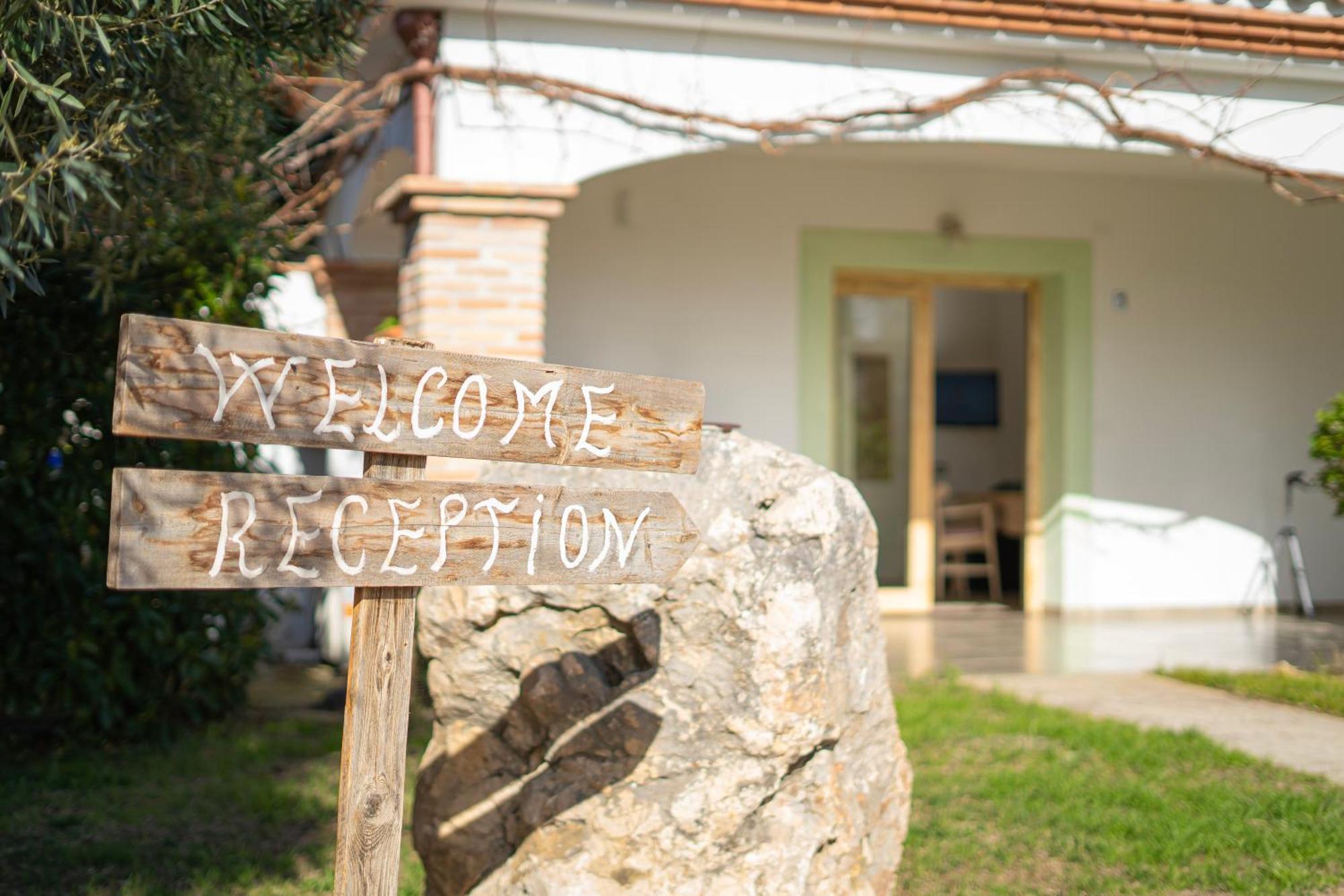 Albergo rurale Essenza di Mirto La Caletta Esterno foto