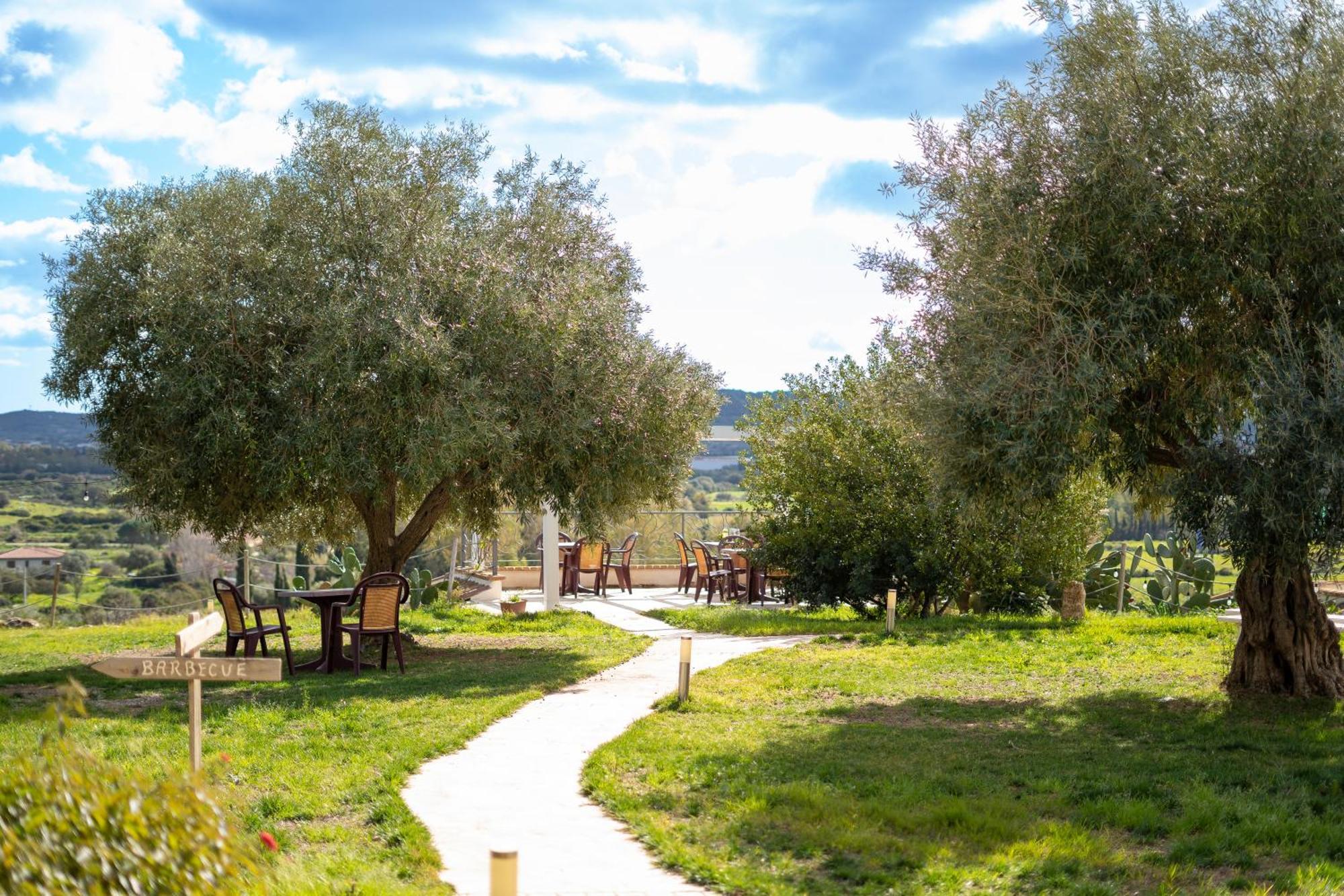 Albergo rurale Essenza di Mirto La Caletta Esterno foto