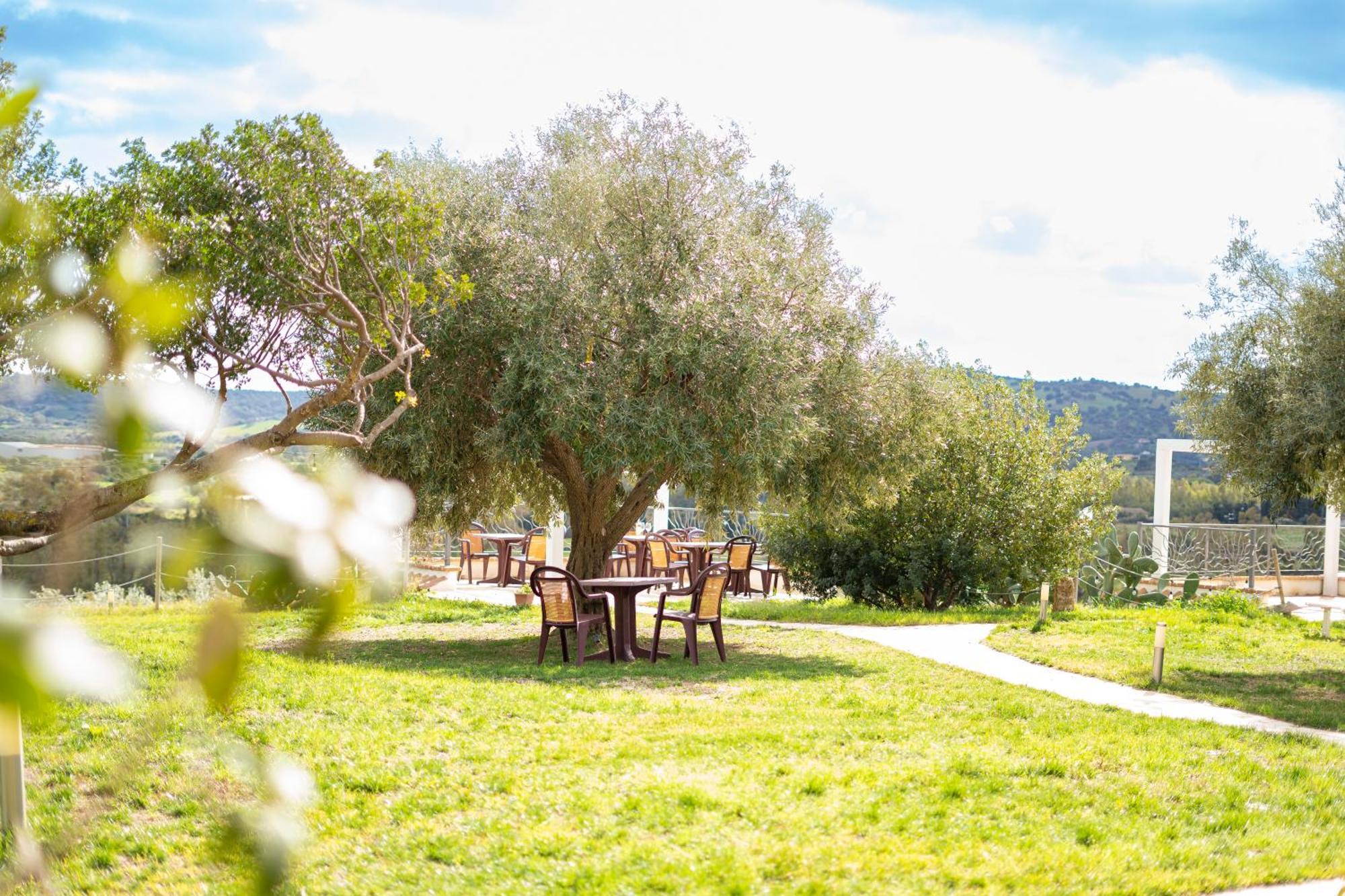 Albergo rurale Essenza di Mirto La Caletta Esterno foto