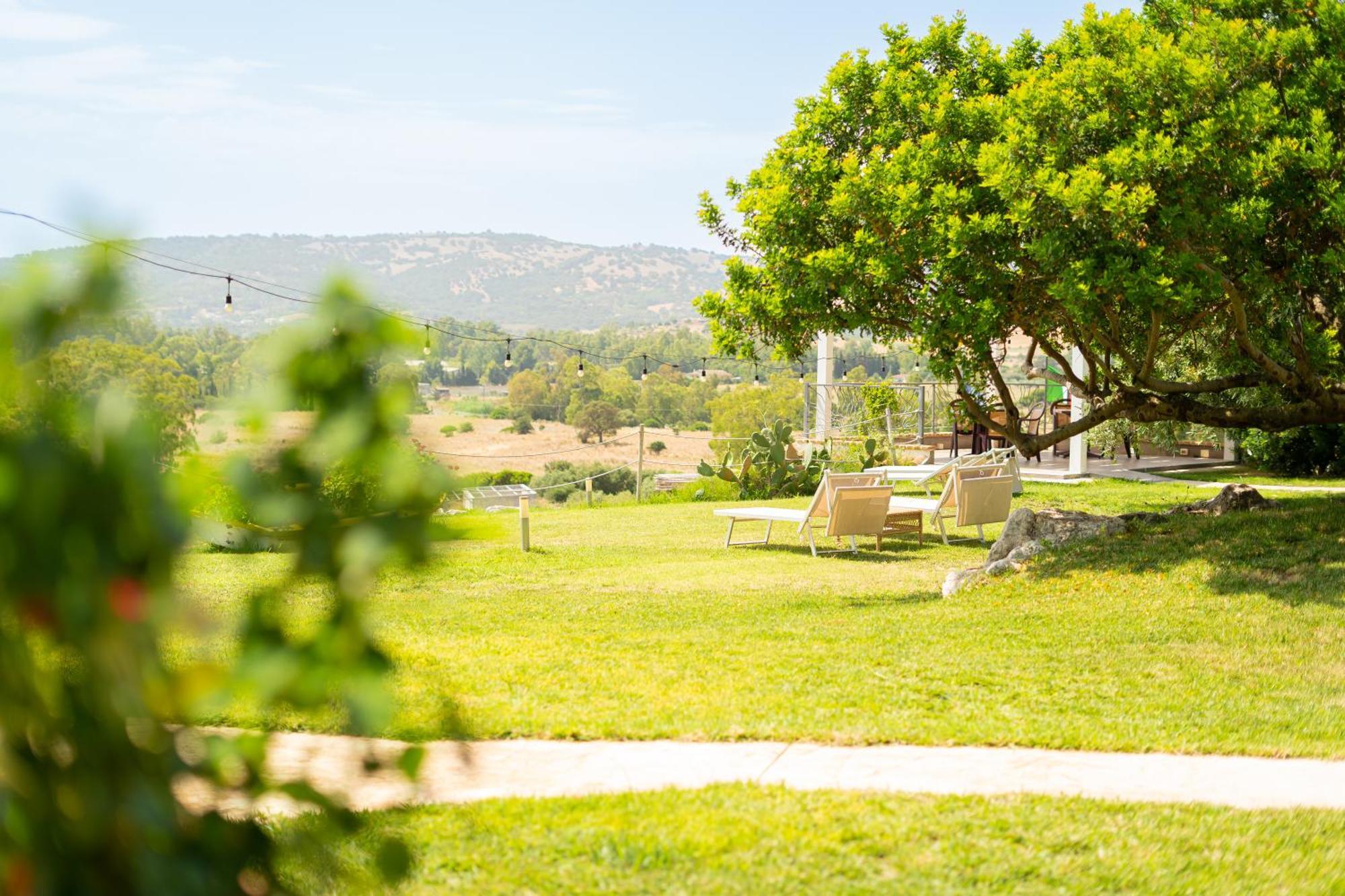 Albergo rurale Essenza di Mirto La Caletta Esterno foto
