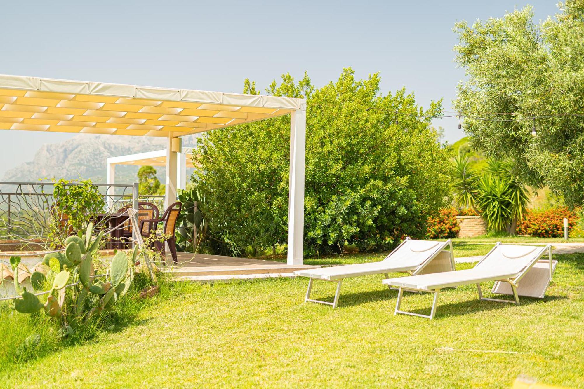 Albergo rurale Essenza di Mirto La Caletta Esterno foto