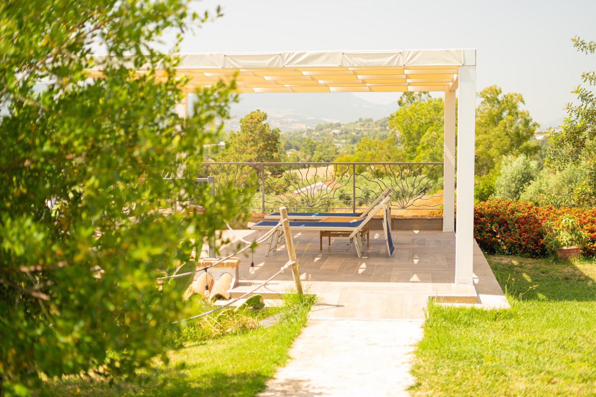 Albergo rurale Essenza di Mirto La Caletta Esterno foto