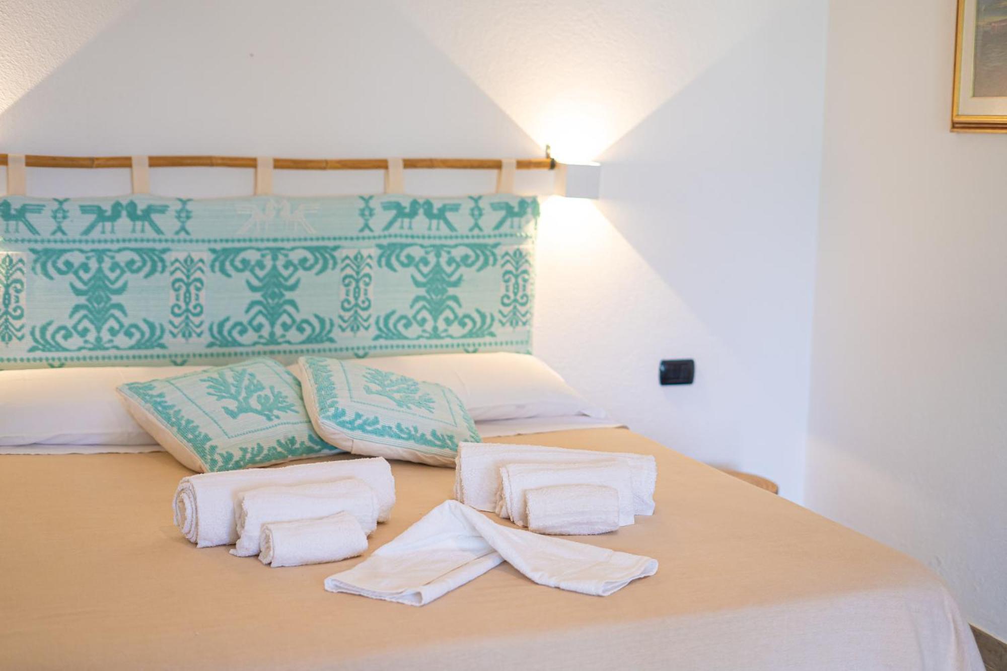 Albergo rurale Essenza di Mirto La Caletta Camera foto