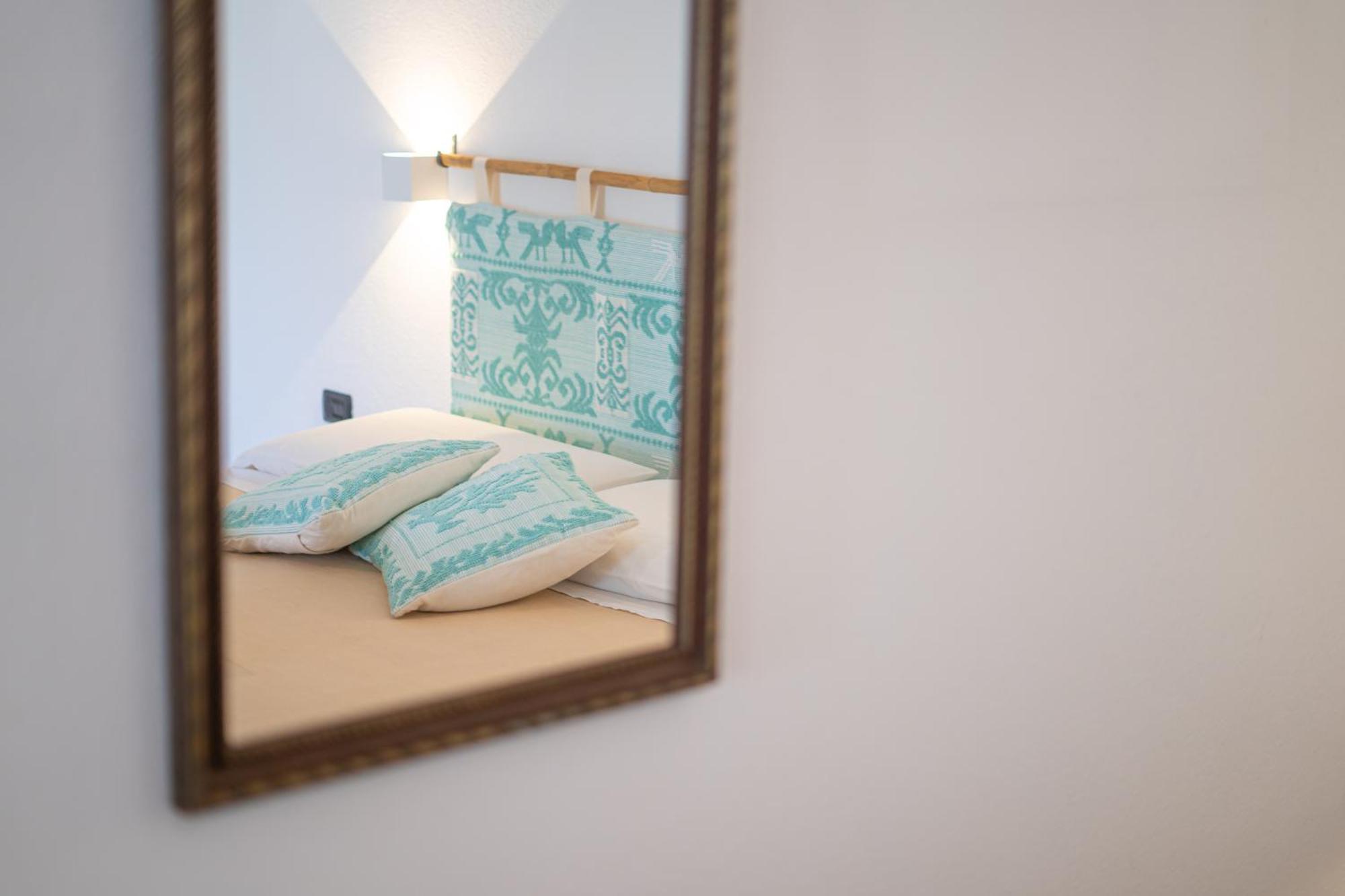 Albergo rurale Essenza di Mirto La Caletta Camera foto
